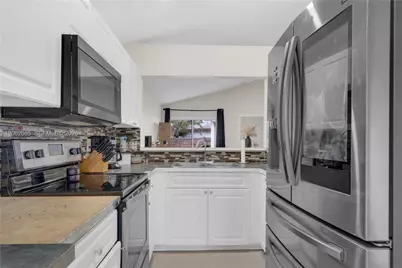 949 SW 7th Pl, Florida City, FL 33034 - Photo 18
