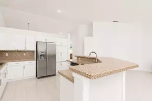 19334 NW 12th St, Pembroke Pines, FL 33029 - Photo 4
