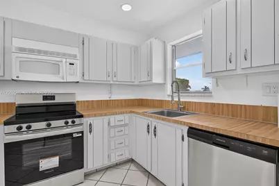 6080 NW 44th St #410, Lauderhill, FL 33319 - Photo 6