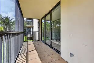 20335 W Country Club Dr, Aventura, FL 33180 - Photo 14