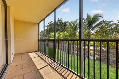 20335 W Country Club Dr #107, Aventura, FL 33180 - Photo 10