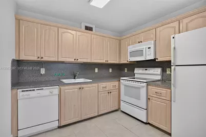 1903 Bermuda Cir #D2, Coconut Creek, FL 33066 - Photo 4