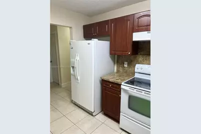 9 NE 44th St, Deerfield Beach, FL 33064 - Photo 4