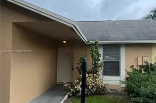 9 NE 44th St, Deerfield Beach, FL 33064 - Photo 2