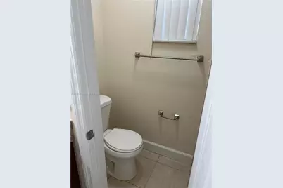 9 NE 44th St, Deerfield Beach, FL 33064 - Photo 14
