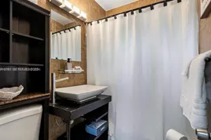1021 NW 37th Ave, Miami, FL 33125 - Photo 16