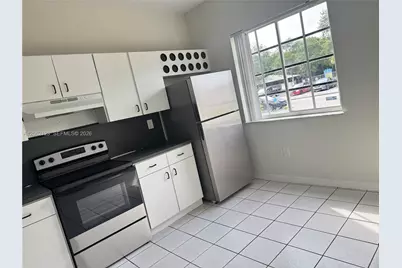 11810 NE 19th Dr #5, North Miami, FL 33181 - Photo 4