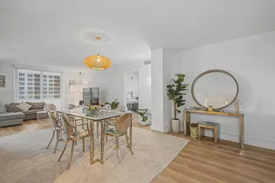 5555 Collins Ave #10V, Miami Beach, FL 33140 - Photo 4