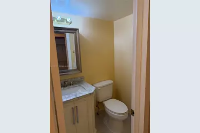 559 N Mansfield N #559, Boca Raton, FL 33434 - Photo 6