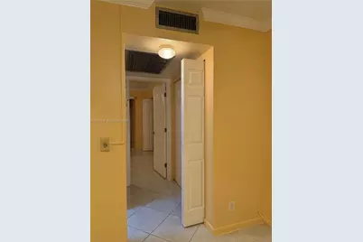 559 N Mansfield N #559, Boca Raton, FL 33434 - Photo 12