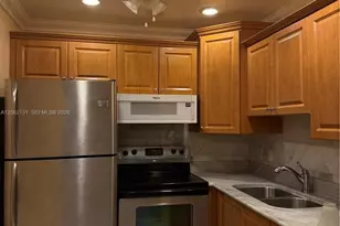 559 N Mansfield N, Boca Raton, FL 33434 - Photo 2