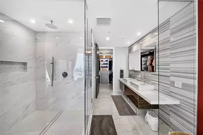 1100 Biscayne Blvd #5502, Miami, FL 33132 - Photo 32