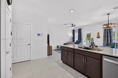6015 Coralberry St, Haverhill, FL 33415 - Photo 10