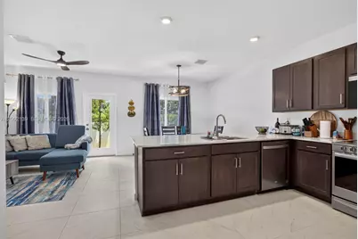 6015 Coralberry St, Haverhill, FL 33415 - Photo 6