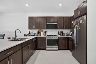 6015 Coralberry St, Haverhill, FL 33415 - Photo 8