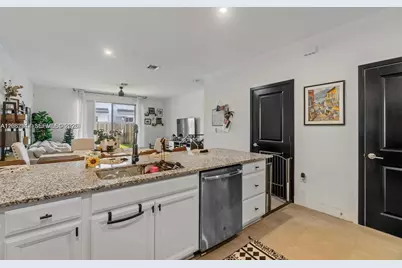 10934 SW 235th St, Homestead, FL 33032 - Photo 6