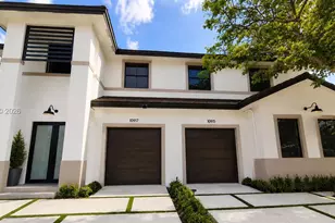 10915 SW 52nd Dr, Miami, FL 33165 - Photo 1