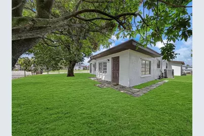 820 NW 38th Ave, Lauderhill, FL 33311 - Photo 22