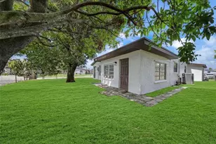820 NW 38th Ave, Lauderhill, FL 33311 - Photo 22