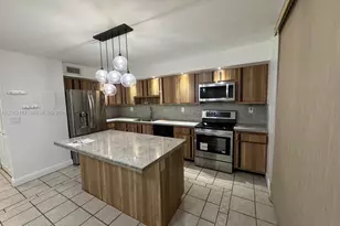7849 SW 106th Cir, Miami, FL 33173 - Photo 2