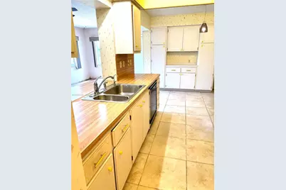 8111 NW 92nd Ave, Tamarac, FL 33321 - Photo 6