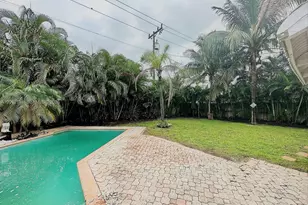 810 NW 8th Ave, Dania Beach, FL 33004 - Photo 2
