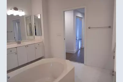 10770 NW 66th St #412, Doral, FL 33178 - Photo 20