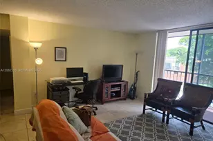 8065 SW 107th Ave, Miami, FL 33173 - Photo 6