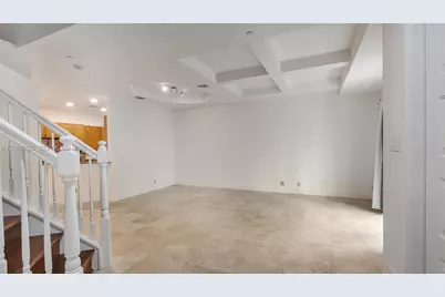 425 NE 69th Cir, Boca Raton, FL 33487 - Photo 4