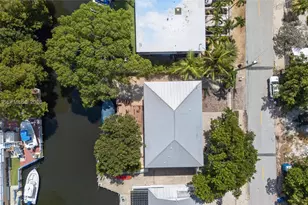 123 Peace Ave, Tavernier, FL 33070 - Photo 10