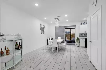 1042 SE 23rd Ter, Homestead, FL 33035 - Photo 6