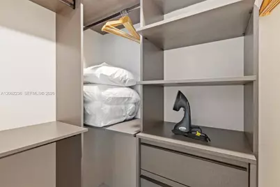 11 NE 6th St #2303, Miami, FL 33132 - Photo 14