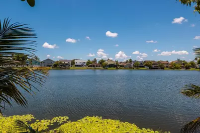 9650 SW 9th Ct, Pembroke Pines, FL 33025 - Photo 14