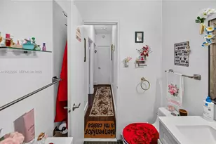 836 10th St, Miami Beach, FL 33139 - Photo 18