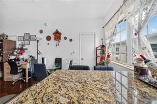 836 10th St, Miami Beach, FL 33139 - Photo 16