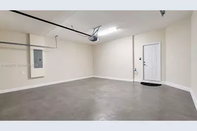 8890 W 33rd Ave, Hialeah, FL 33018 - Photo 34