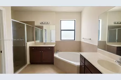 8890 W 33rd Ave, Hialeah, FL 33018 - Photo 22