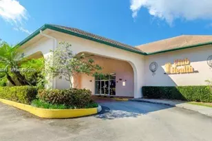 13255 SW 7th Ct, Pembroke Pines, FL 33027 - Photo 14