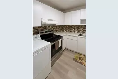 1900 W 68th St #B203, Hialeah, FL 33014 - Photo 8