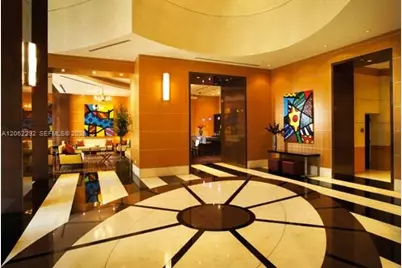 244 Biscayne Blvd #303, Miami, FL 33132 - Photo 2