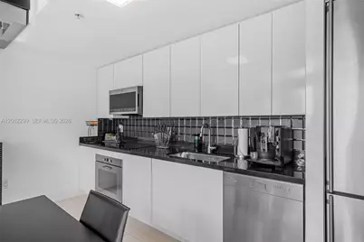 92 SW 3rd St #708, Miami, FL 33130 - Photo 10