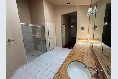 1540 W Lacosta Dr W, Pembroke Pines, FL 33027 - Photo 28