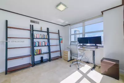 31 SE 5 #3002, Miami, FL 33131 - Photo 20