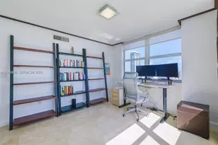 31 SE 5, Miami, FL 33131 - Photo 20