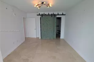 31 SE 5, Miami, FL 33131 - Photo 10