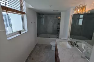 31 SE 5, Miami, FL 33131 - Photo 14
