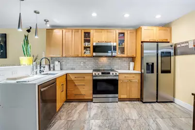 2115 NE 15th Ave, Wilton Manors, FL 33305 - Photo 4