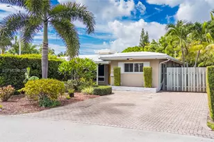 2115 NE 15th Ave, Wilton Manors, FL 33305 - Photo 24