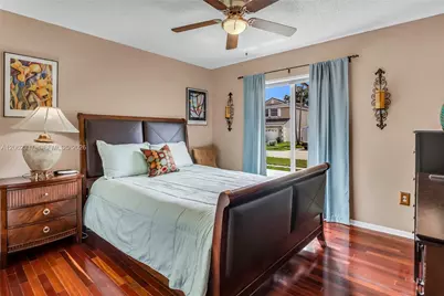 2006 NW 182nd Ave, Pembroke Pines, FL 33029 - Photo 8