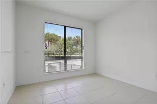 8001 NW 41st St, Doral, FL 33166 - Photo 12